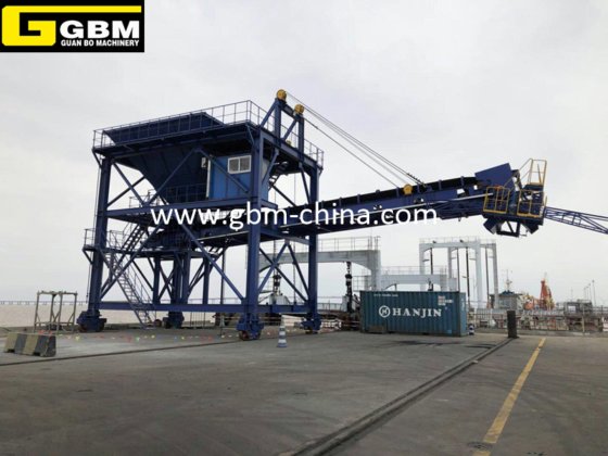 ベルトコンベア排出移動式ホッパー