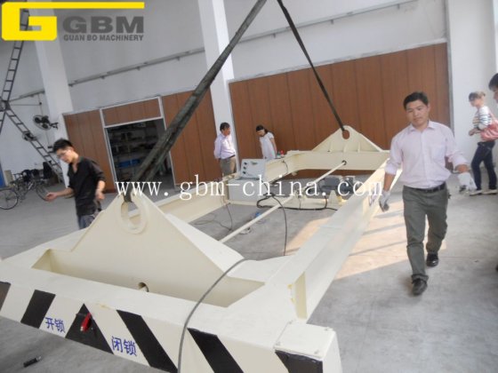 Gbm 20FT/40FT半自动集装箱吊具