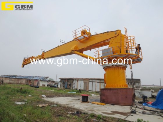 Grue à flèche télescopique GBM