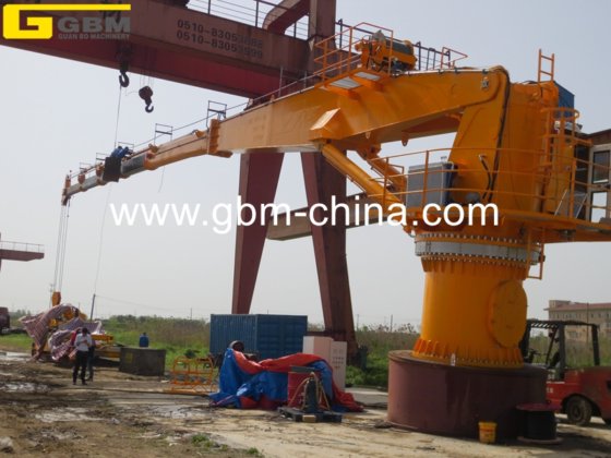 Grue à flèche télescopique GBM