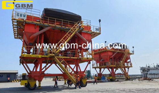 Gbm 20立方米移动式环保料斗在港口用于处理熟料