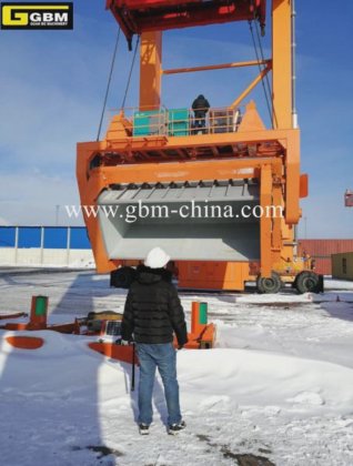 Gbm Revelover/Tipping Spreader for Handling