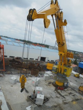 电动液压折臂式船用起重机