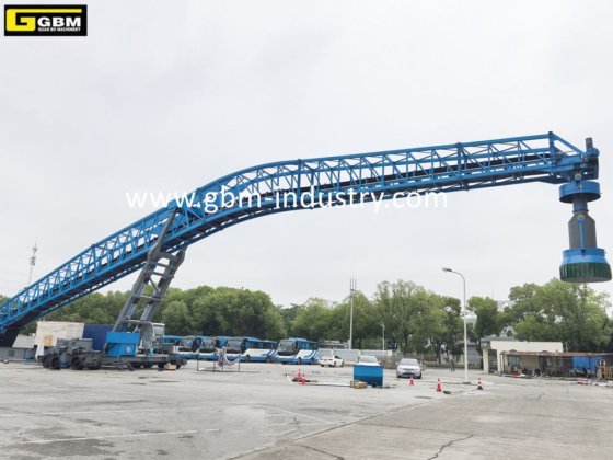 高效装船机/Telestack输送机，配备板式给料机，用于装载散装货物