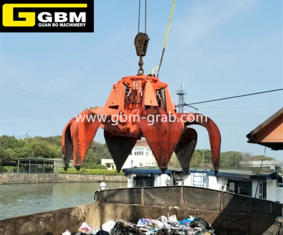 電気油圧式オレンジピールグラブ（ゴミ）