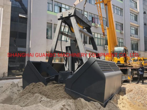 Leakproof Clamshell Grab Remote Control