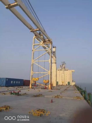 45吨30米二手船用甲板起重机/船用起重机出售