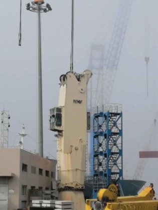 45吨30米二手船用甲板起重机/船用起重机出售