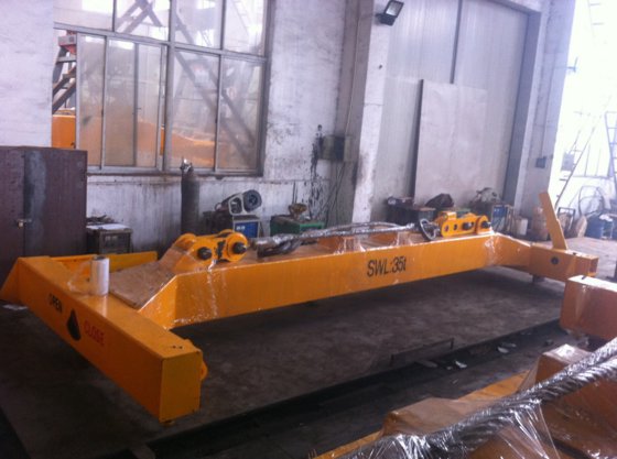 20フィート新型コンテナスプレッダー