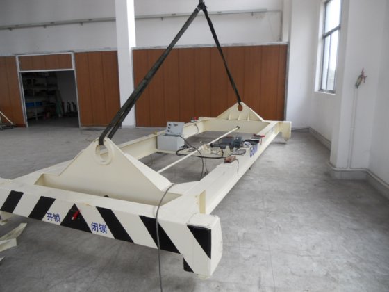 自走式碎屑撒布机 撒布拖车