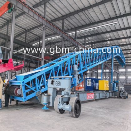 带传送带的移动式装船机