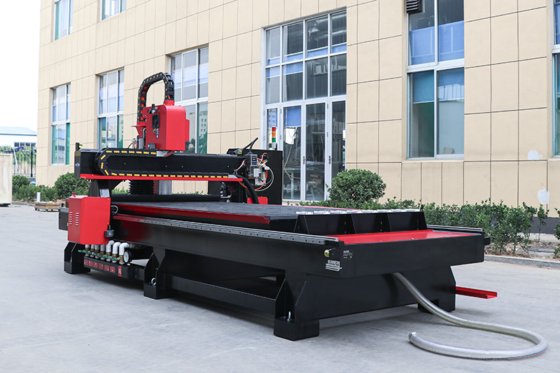 1335 ATC CNC 路由器,带 EOT-3