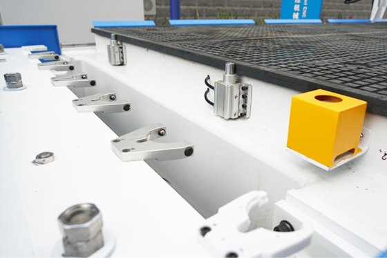 1632 ATC CNC 雕刻机(带聚合头)