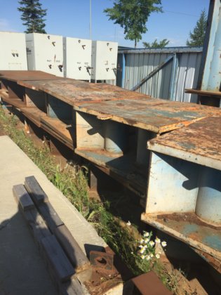 22" 高 400 吨设备支架