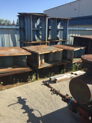 22" 高 400 吨设备支架