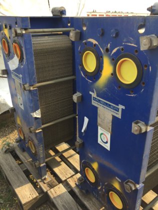 熱交換器 最大W.P. 100 psi @