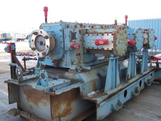 白色，压缩机框架