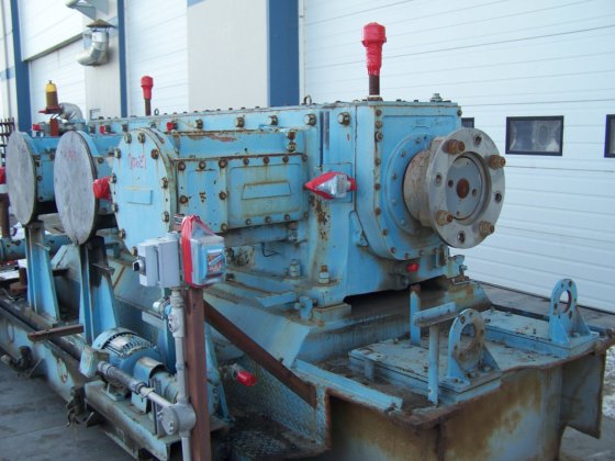 白色，压缩机框架