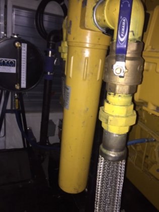 集装箱式卡特彼勒 170 千瓦、天然气、480 伏发电机组