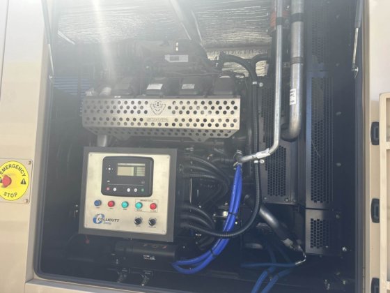 2024 450 千瓦斯堪尼亚拖车式柴油发电机组