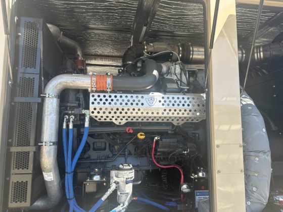 2024 450 千瓦斯堪尼亚拖车式柴油发电机组