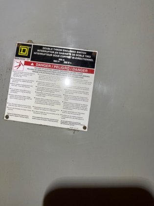 平方 D 双掷封闭式转换开关 600 伏