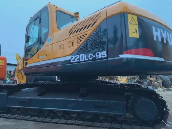 Hyundai 220lc 9s