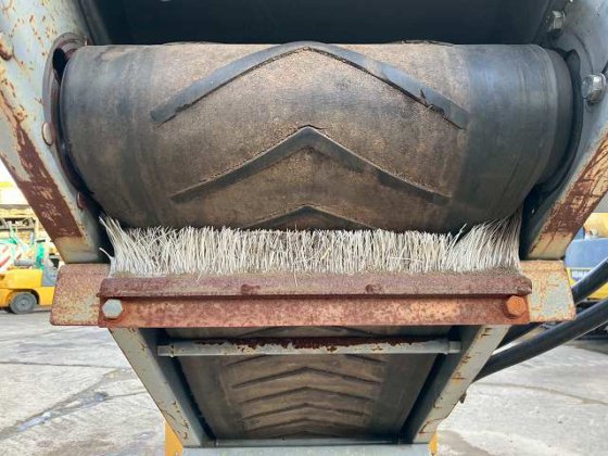 2017 MOROOKA MC-300D