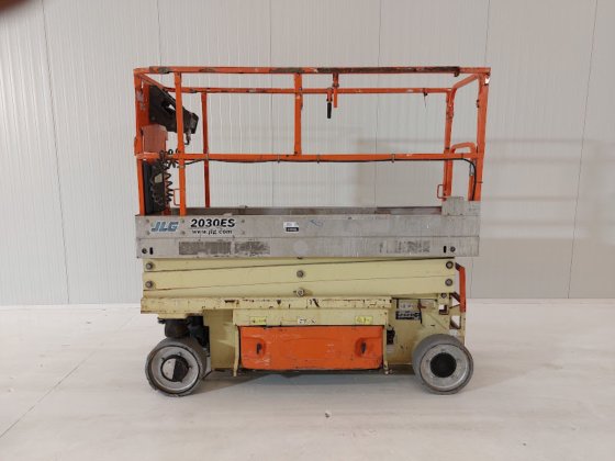 2012 JLG 2030ES