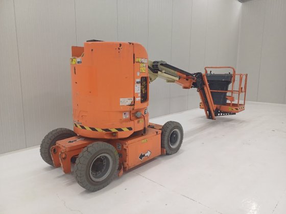 2014 JLG E300AJP