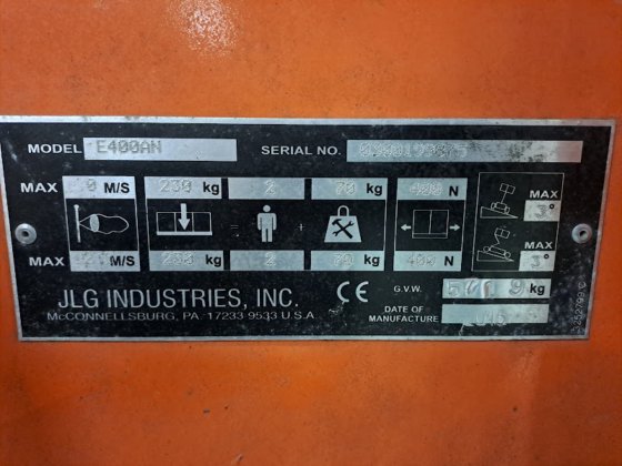 2015 JLG E400AN