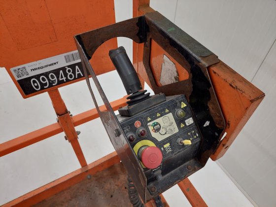 2016 JLG 10RS
