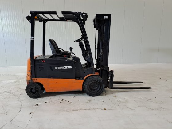2012 DOOSAN B25X-5