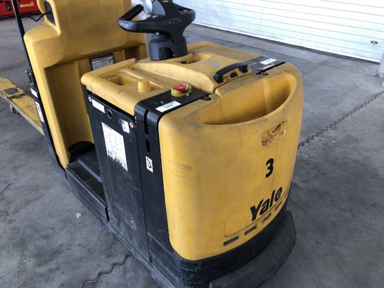 2014 YALE MO25