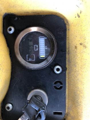 2014 YALE MO25