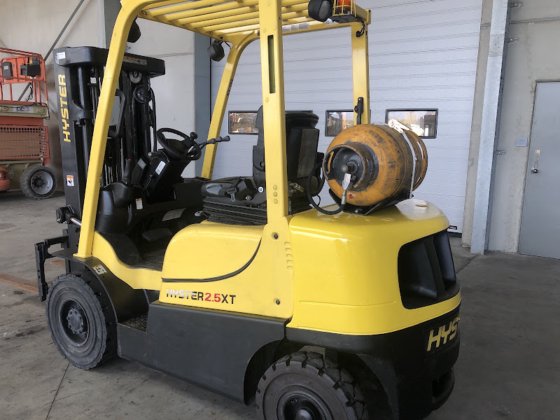 2017 HYSTER H2.5XT