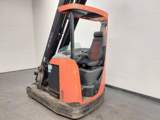 2011 BT RRE200