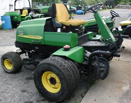 2003 John Deere 3235B MOWER