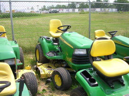 2006 John Deere X720 in
