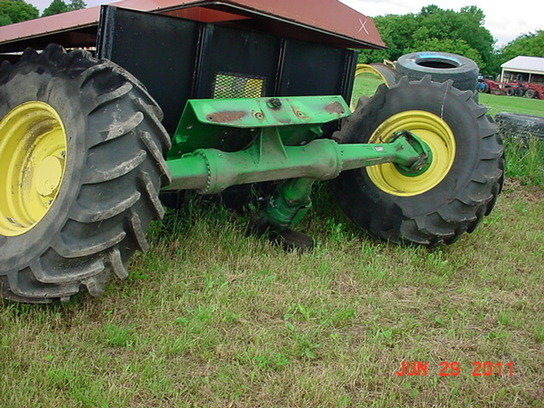 2008 John Deere 7300 in
