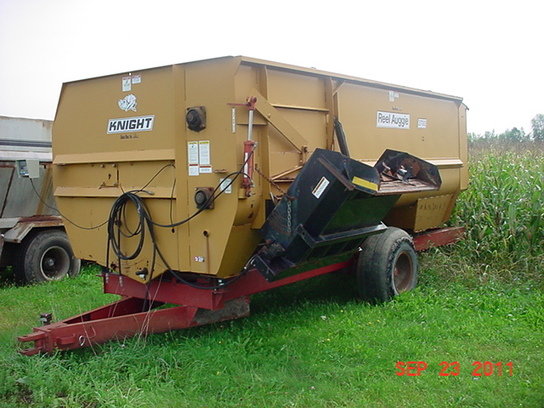 2004 Knight 3700 in Plattsburgh,