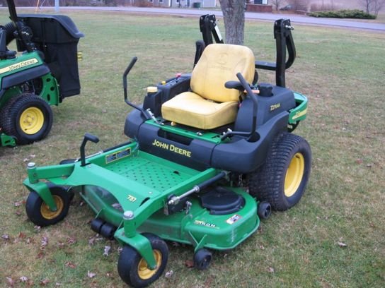 2005 John Deere 737 in