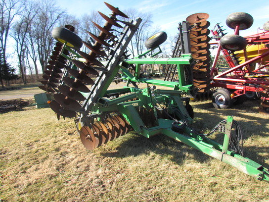 1993 John Deere 630 in