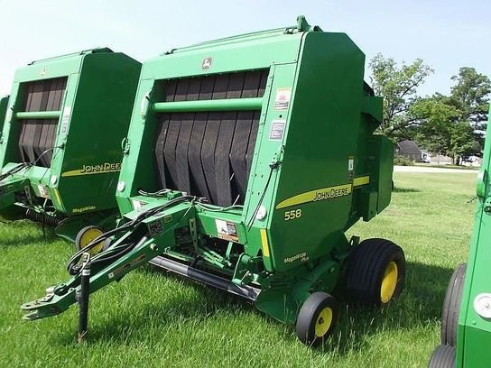 2007 John Deere 558 in
