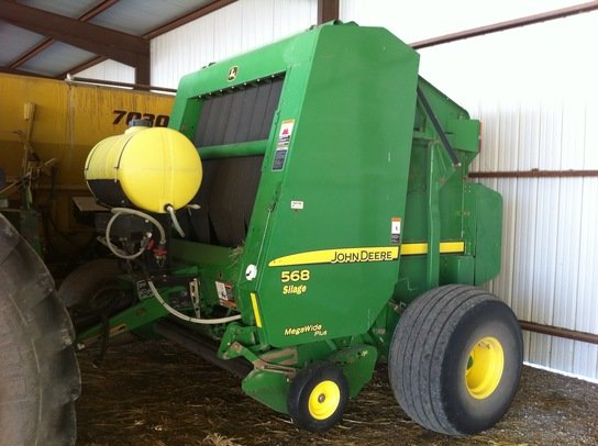 2007 John Deere 568 in