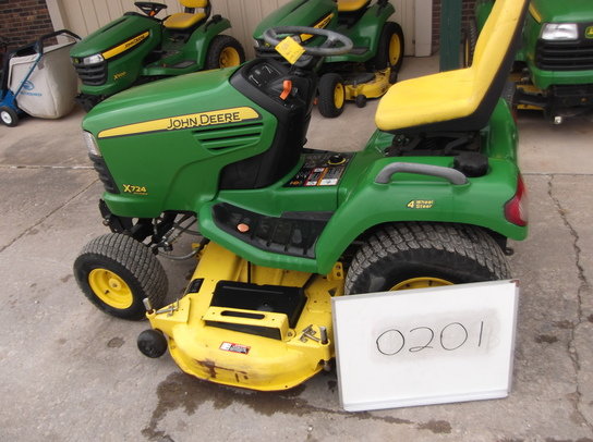 2007 John Deere X724 in