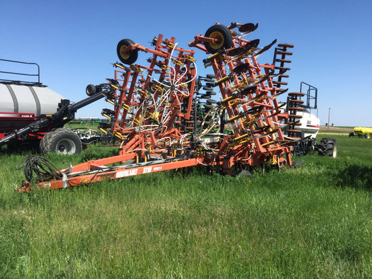 2001 Bourgault 5710 in Beach,