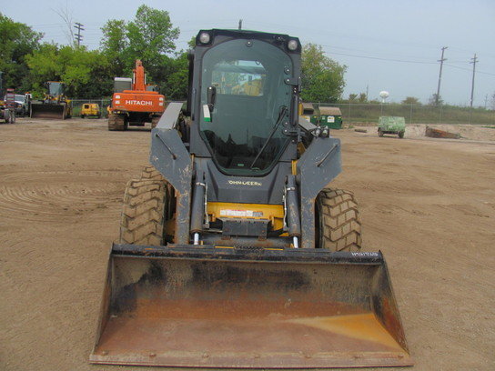 2010 John Deere 328D in