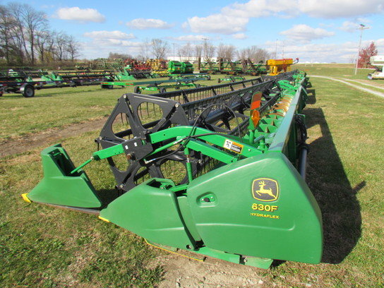 2004 John Deere 630F in
