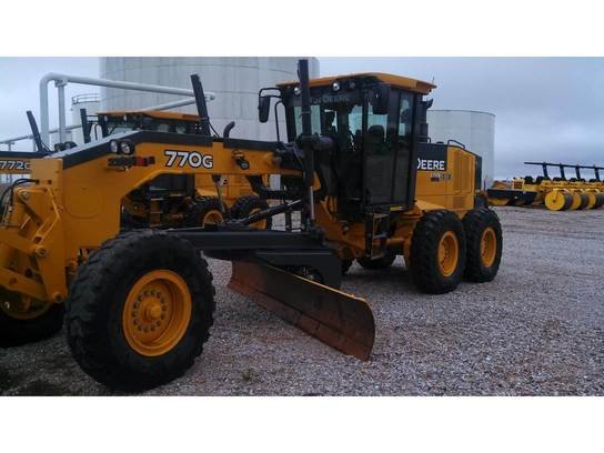 2009 John Deere 770G in